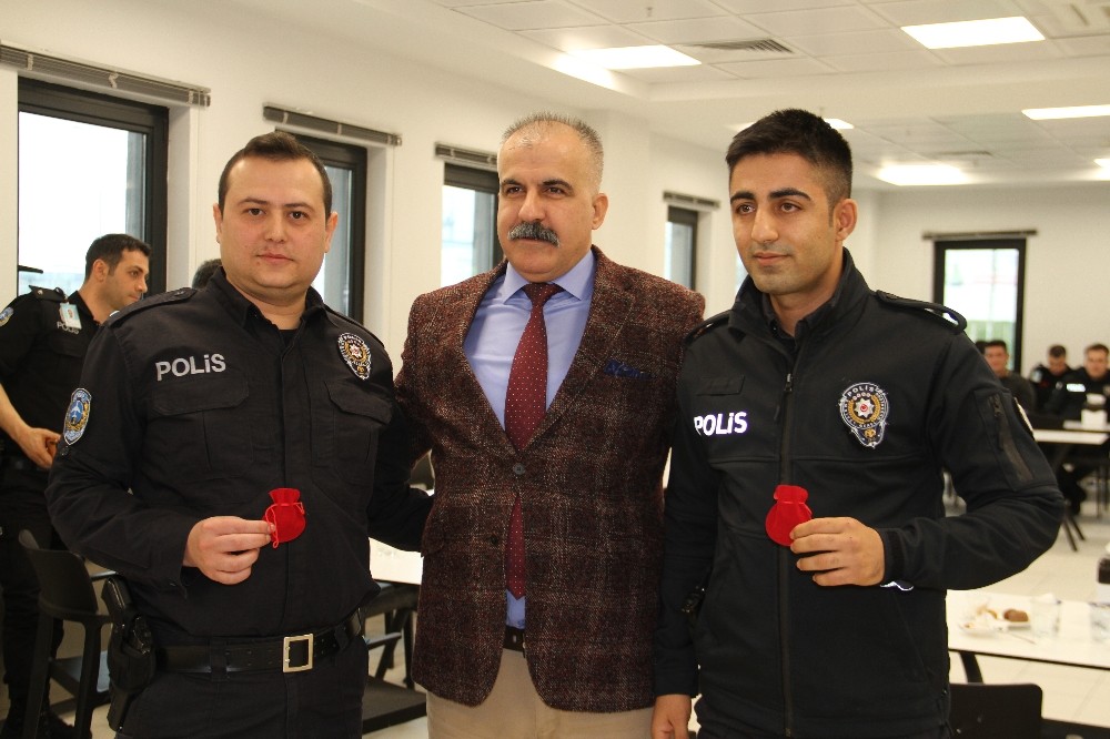 Sigarayı bırakan polislere Cumhuriyet altını 
