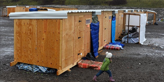 Mültecilere verdikleri kamp bu!