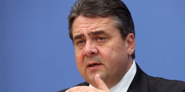 Sigmar Gabriel: Kürtleri kullandık çünkü kendimiz girmek istemedik