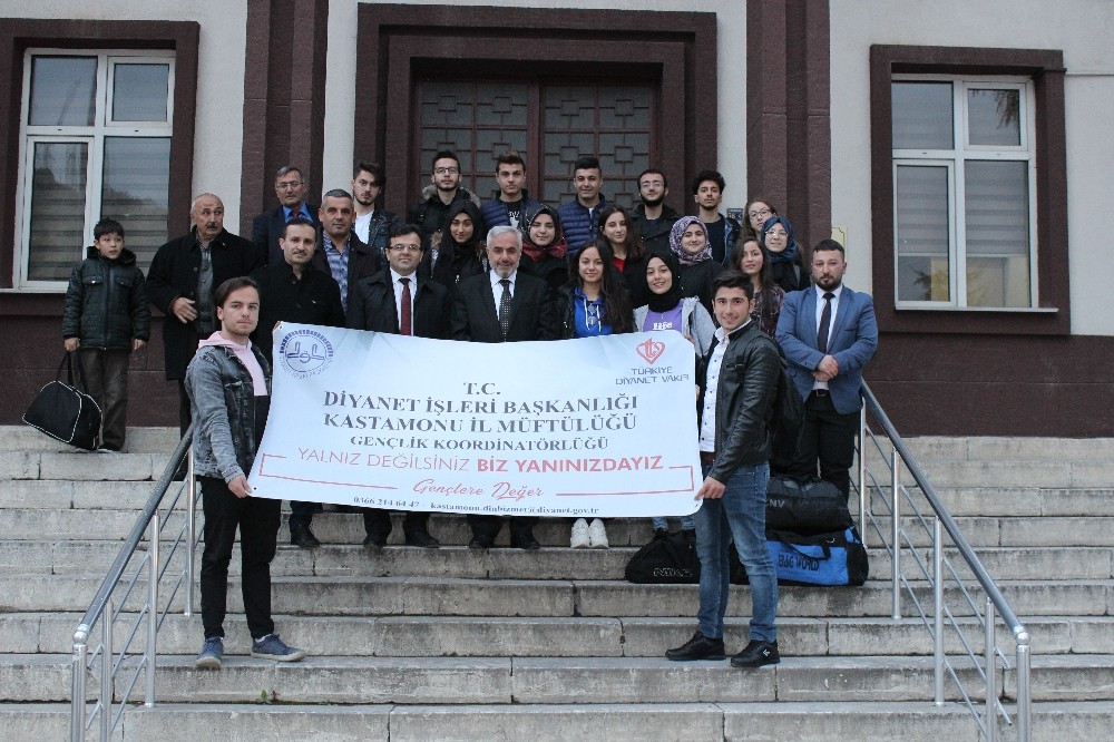 Şiir okuma yarışmasında dereceye giren öğrenciler, Çanakkale’yi gezdi 