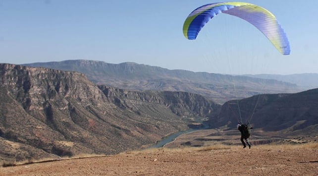 Siirt Botan Vadisi terörden temizlendi, paraşütçülerin gözdesi oldu