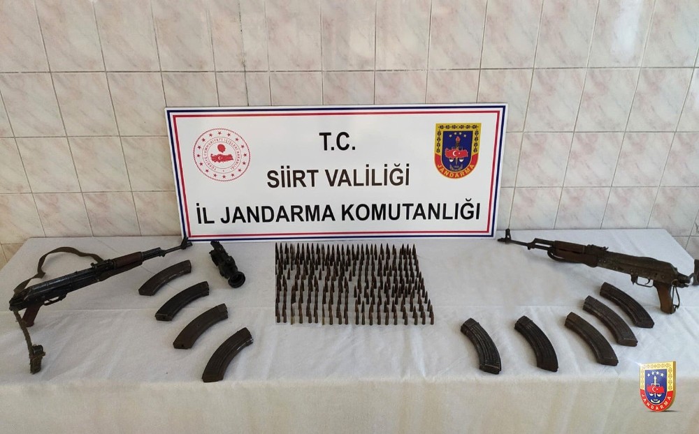 Siirt kırsalında PKK’ya ait mühimmat ve yaşam malzemesi ele geçirildi 