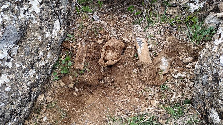 Siirt kırsalında teröristlerin araziye tuzakladığı patlayıcı imha edildi