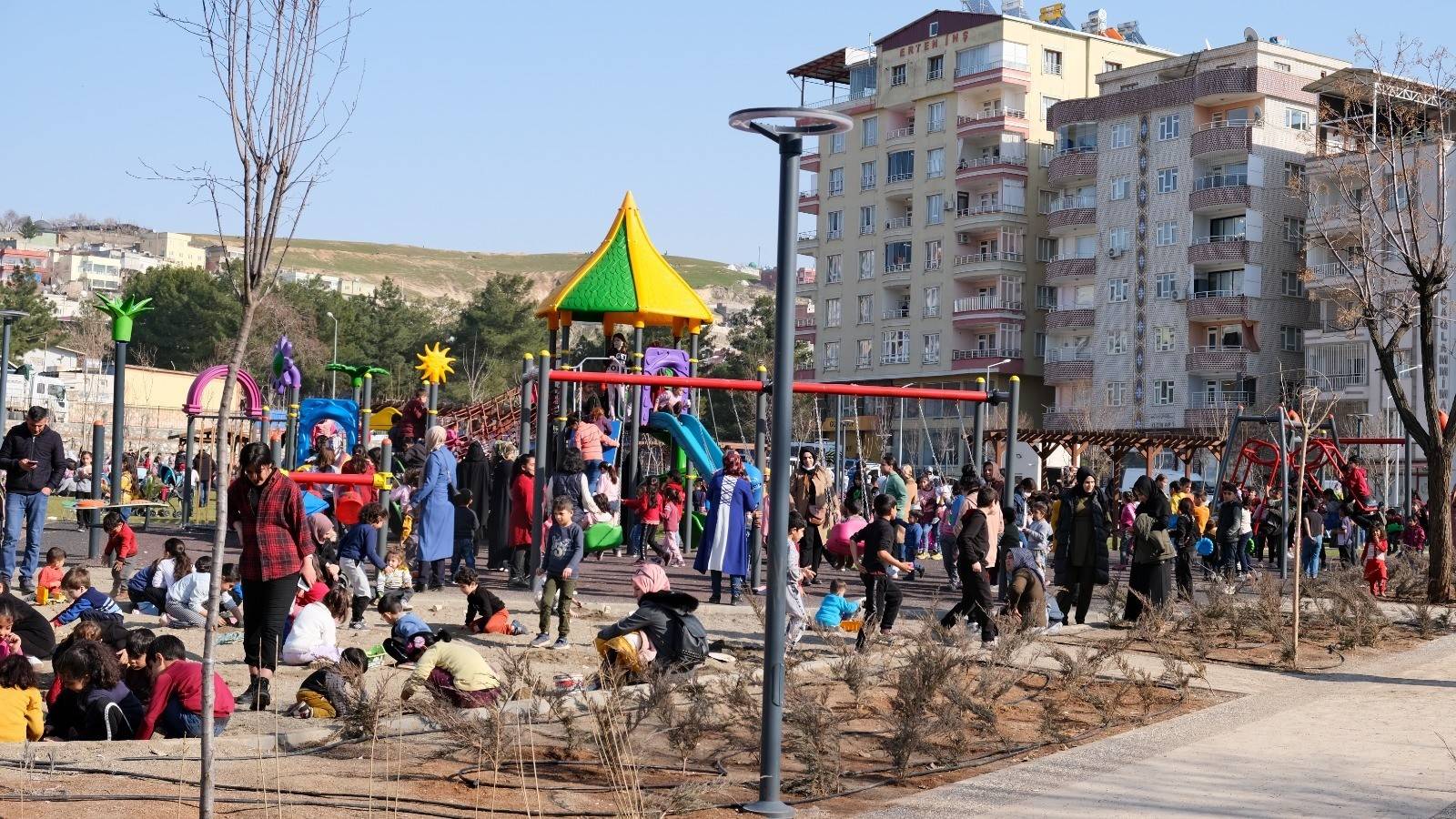 Siirt Millet Bahçesi'nde hafta sonu yoğunluğu yaşandı