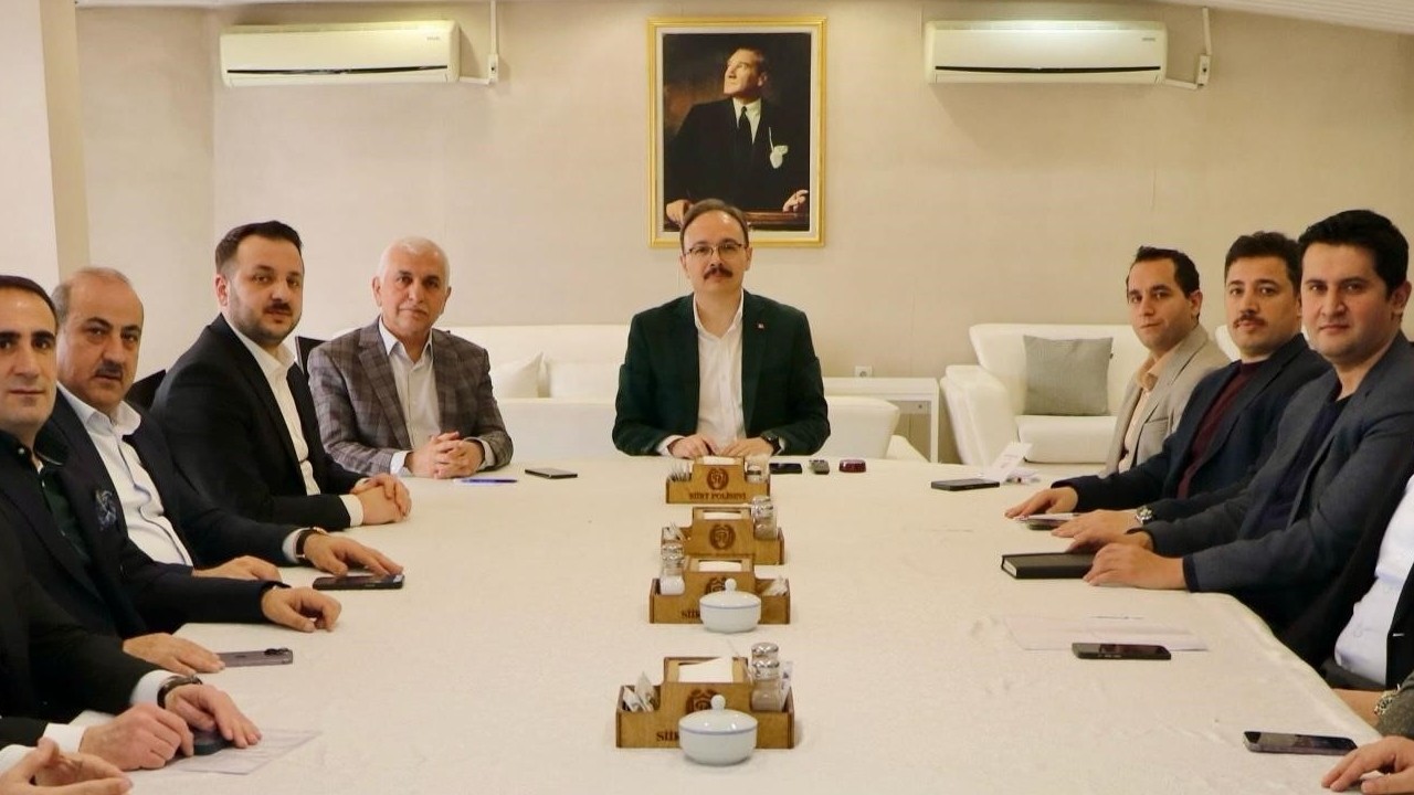 Siirt Valisi Dr. Kemal Kızılkaya, belediye başkanlarıyla bir araya geldi