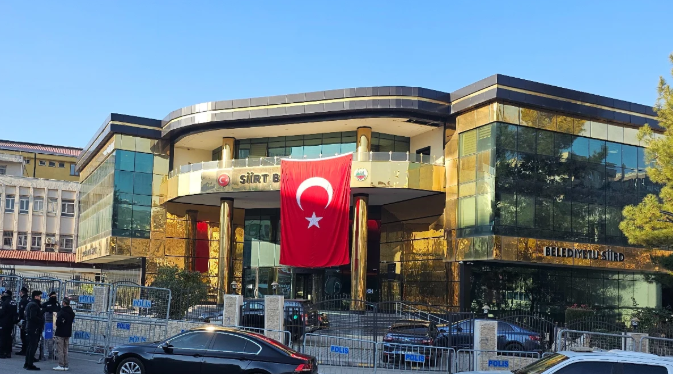 Siirt ve Batman Belediyesinde terör temizliği! 228 kişinin iş akdi feshedildi