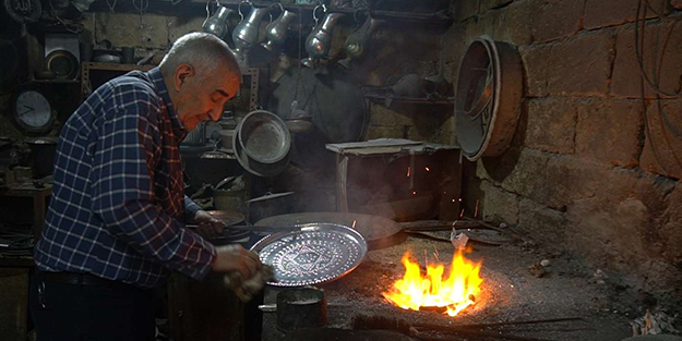 Siirt’in tarihi bakırcılar çarşısında artık büyük bir suskunluk hâkim