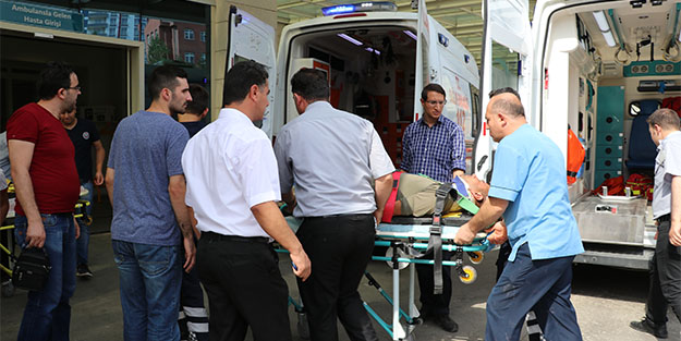 Siirt'te askeri araç devrildi: 4 asker yaralı
