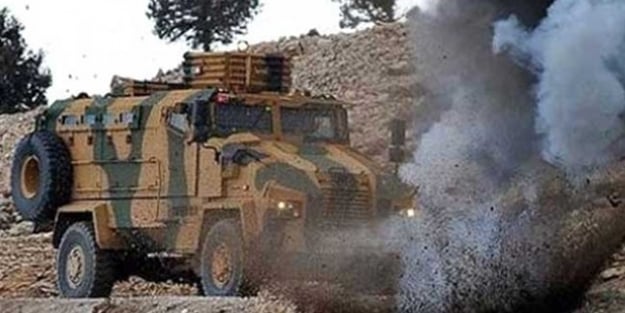 Siirt'te askeri aracın geçişi sırasında patlama
