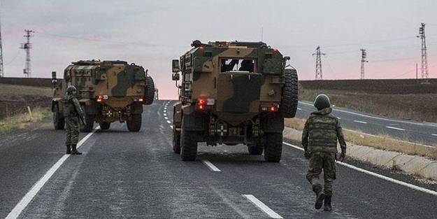 Siirt'te askeri aracın geçişi sırasında patlama