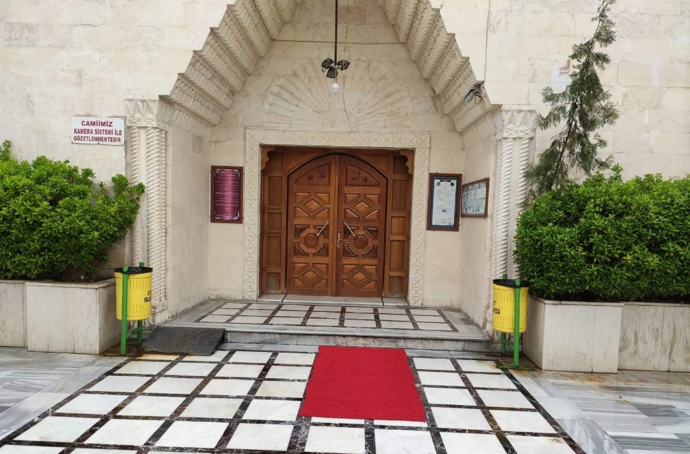 Siirt’te camiler ikinci bir emre kadar kapatıldı 