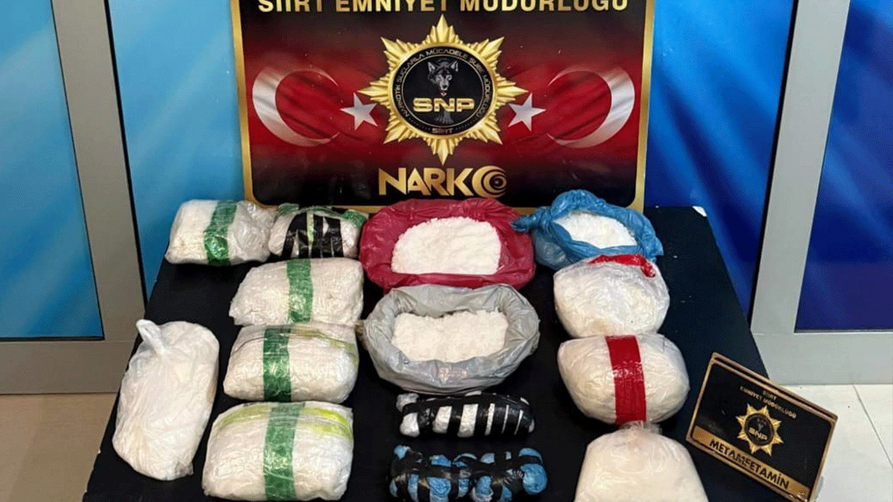 Siirt'te gizlenmiş 8 kilo uyuşturucu bulundu! Araba koltuğundan çıkan şok madde