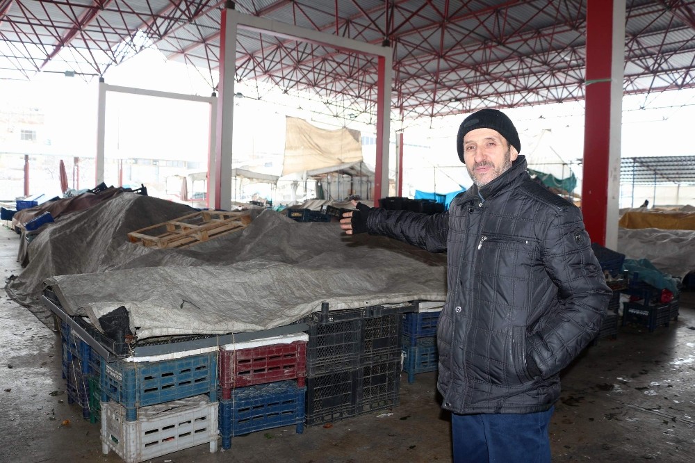 Siirt’te kar ve don pazarı da vurdu 