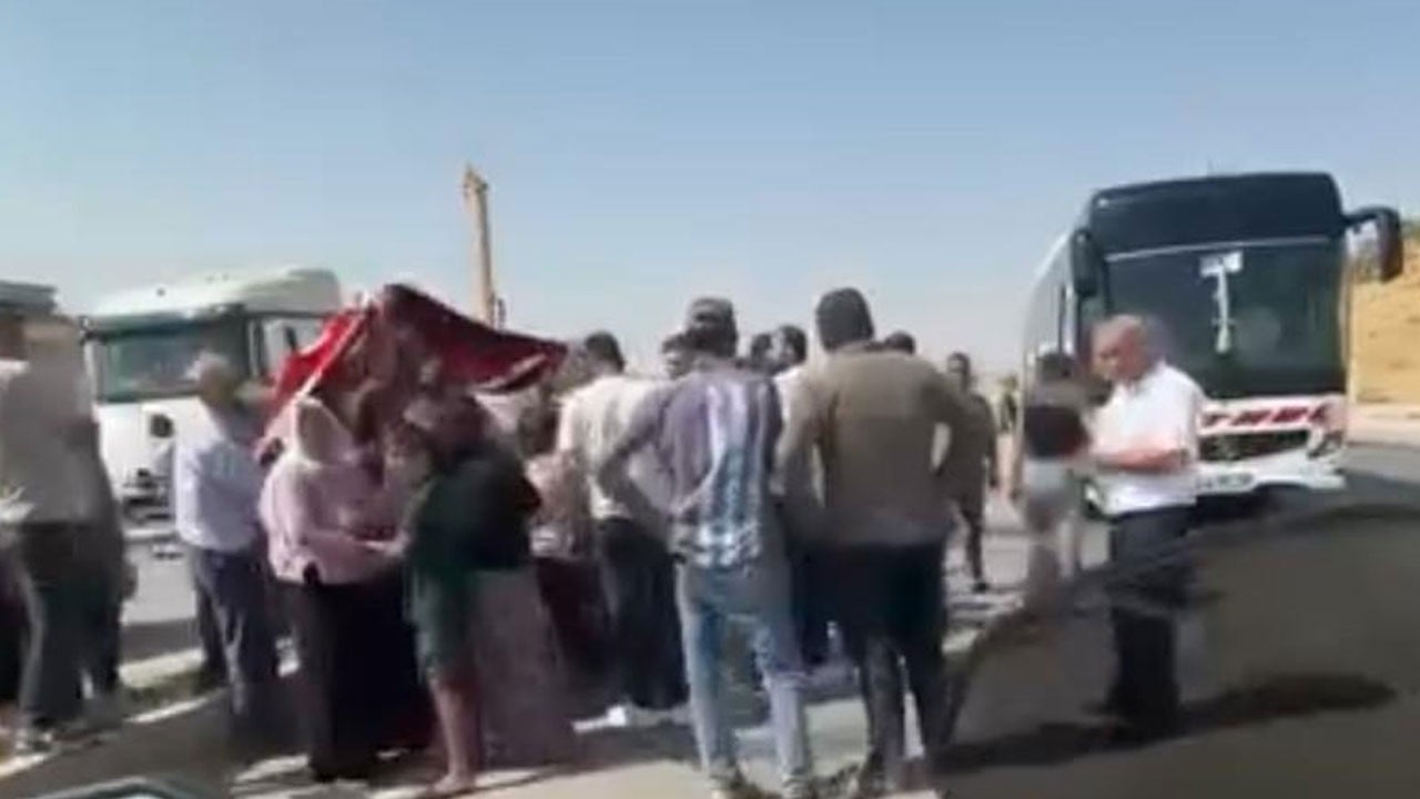 Siirt’te korkutan kaza: Yolun karşısına geçmek isteyen çocuğa otobüs çarptı