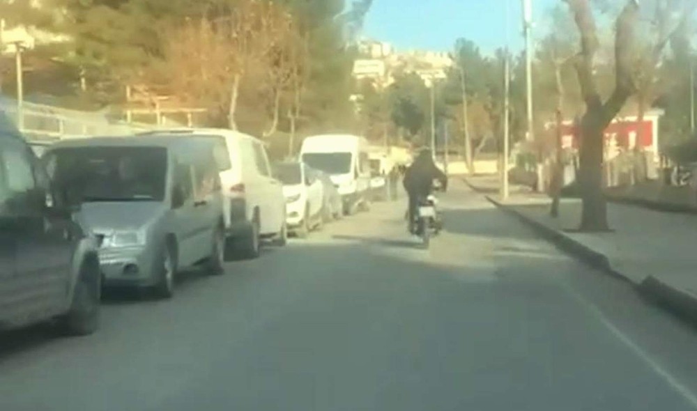 Siirt’te motosiklet üzerinde tehlikeli hareketler 