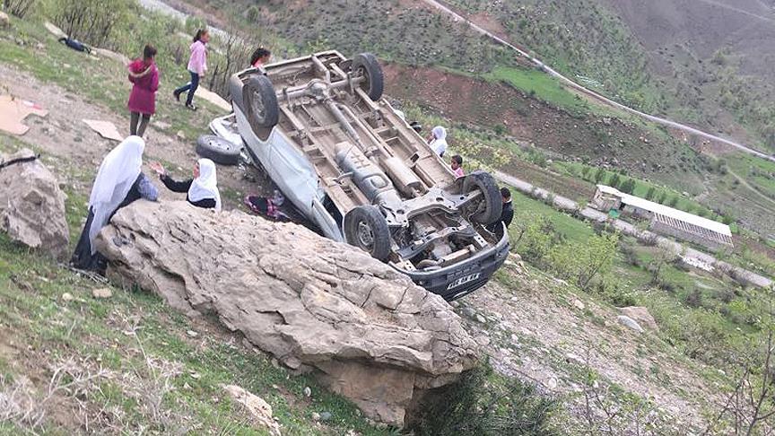 Siirt'te öğrenci servisi devrildi: 18 kişi yaralı