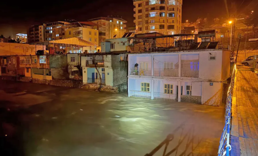 Siirt’te sağanak alarmı: Bitlis Çayı taştı, tahliyeler başladı