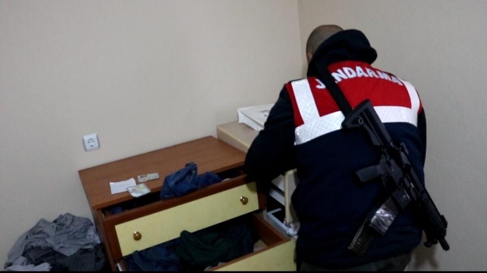 Siirt’te terör örgütü PKK’ya yardım eden 1 kişi gözaltına alındı 