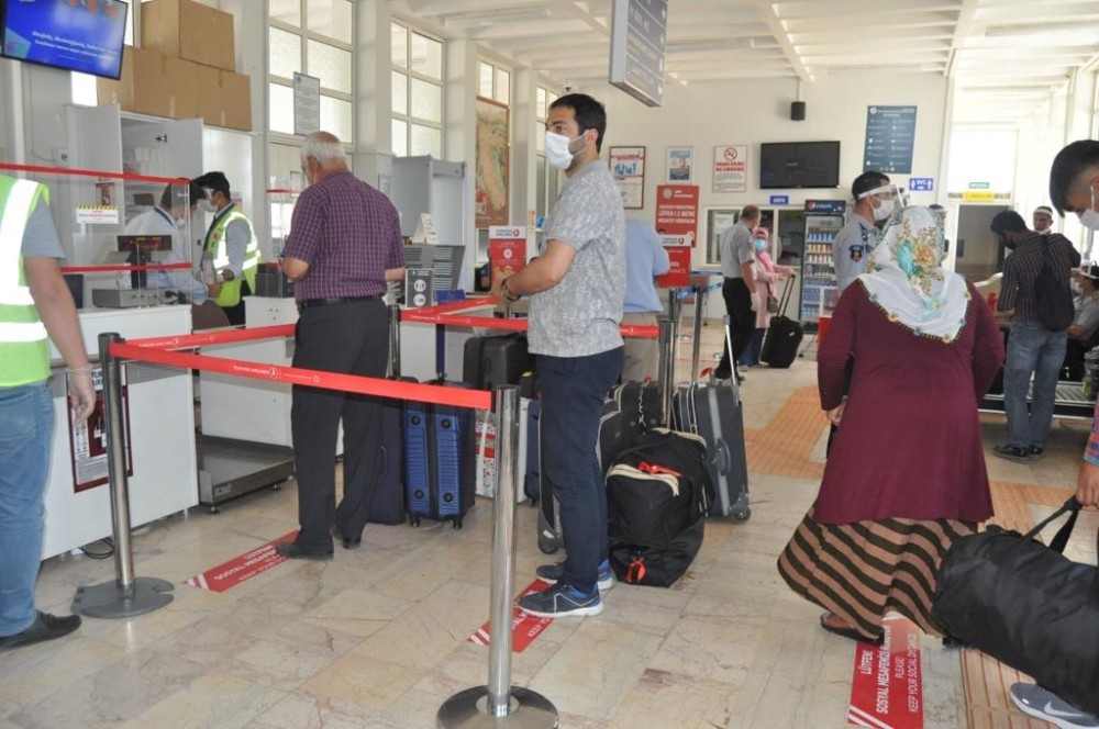 Siirt’te uçak seferleri 85 gün sonra tekrar başladı 