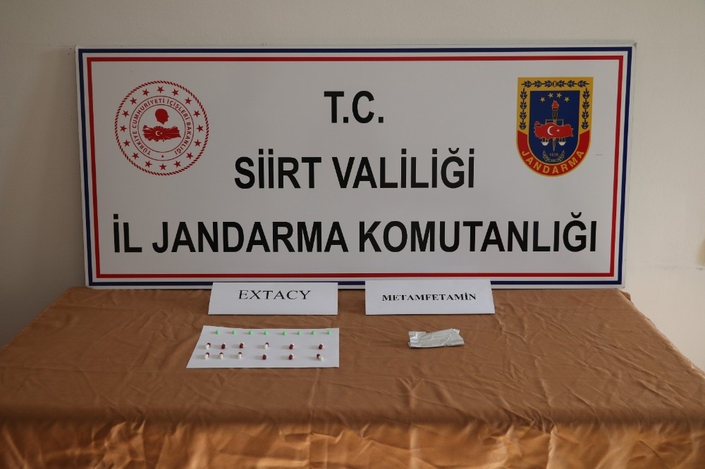 Siirt’te uyuşturucu ticareti yapan 4 kişi gözaltına alındı 