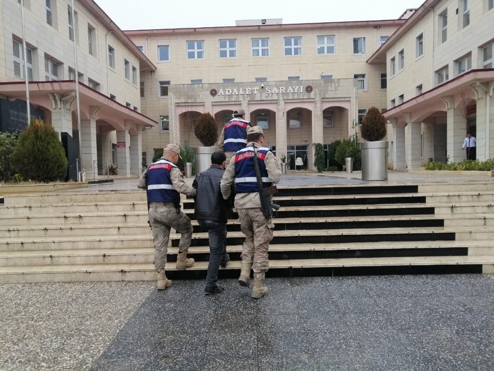 Siirt’te üzerinde uyuşturucu yakalanan zanlı gözaltına alındı 
