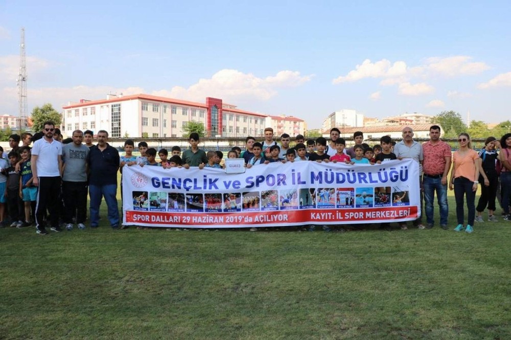 Siirt’te yaz spor okulları açıldı 