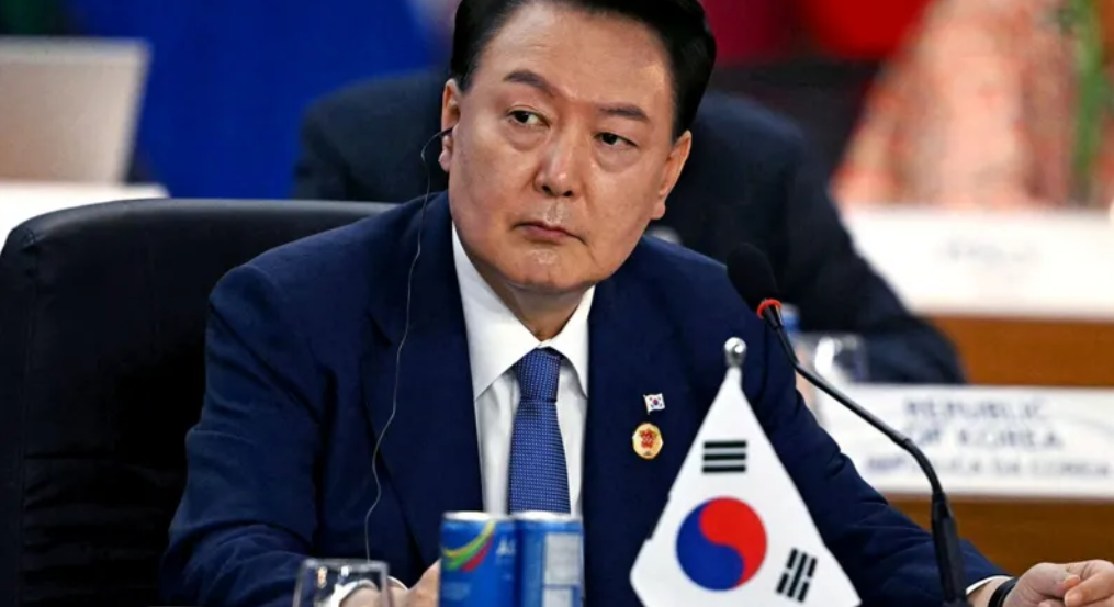 Sıkıyönetim 6 saat sürdü ama etkisi hala devam ediyor! Başkan’a partisi de sırtını döndü