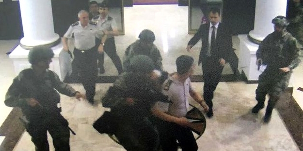 'Sıkıyönetim' kavgası kuvvet mesajlarında