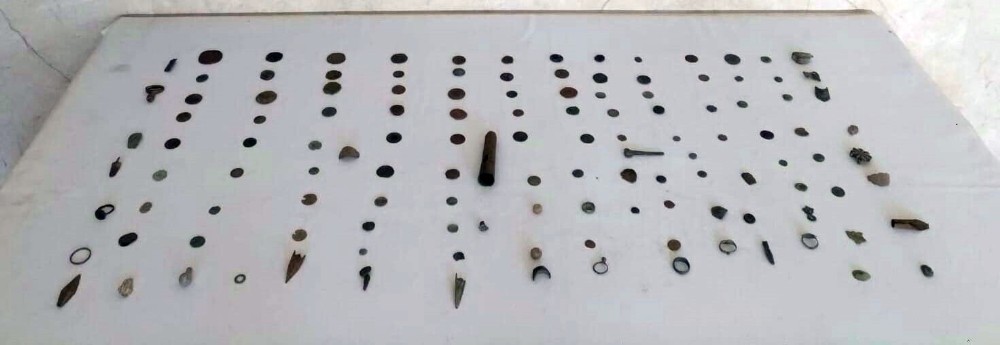 Sikke, yüzük, mızrak uçları ele geçirildi 