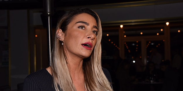 Şarkıcı bozuntusu Sıla Şehitler Mitingi'ne dil uzattı