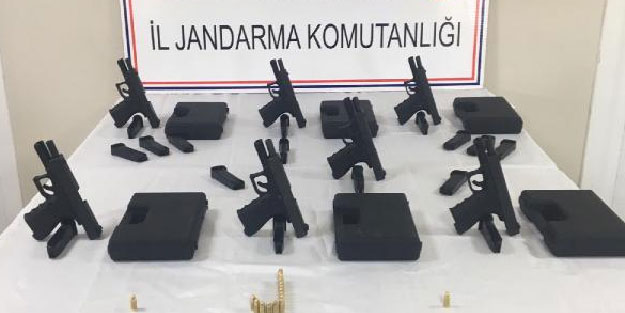 Silah fabrikası sahibi, usulsüz yolla silah satarken yakalandı