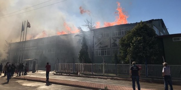 Silah fabrikasında yangın!