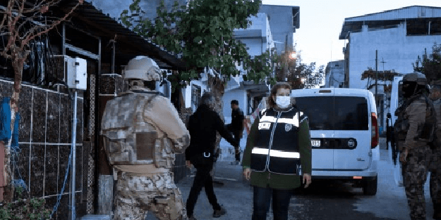 Silah kaçakçılarına şafak baskını