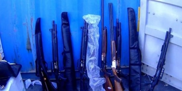 Silah yüklü gemi Yunan şirketinin çıktı