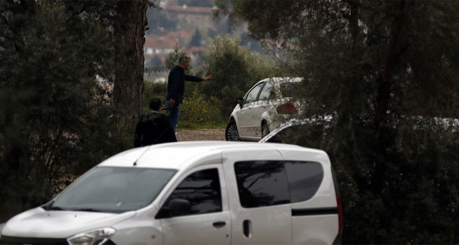 Silahı kafasına dayayıp polisi aradı