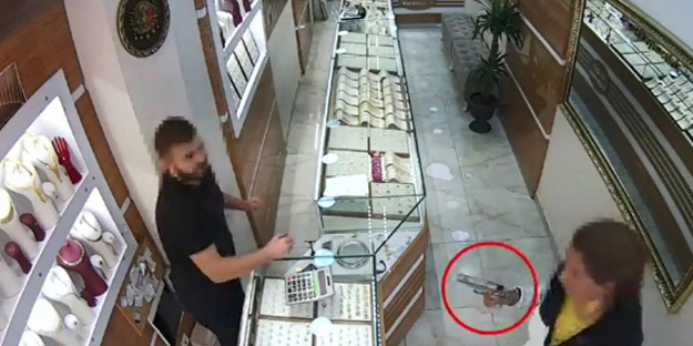 Silahını çıkardı soygunu yaptı, ya sonra?