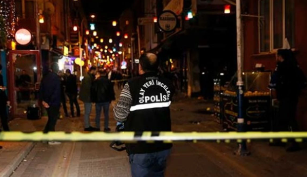 Silahlı, bıçaklı ve kavgalı eğlence mekanı!