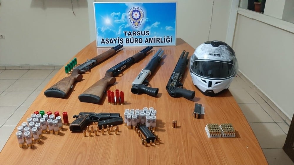 Silahlı kavgada masum kadını öldüren 2 zanlı yakalandı 