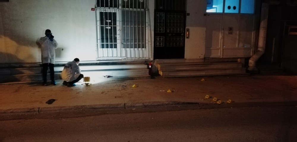 Silahlı kavganın büyümesini bekçiler engelledi 