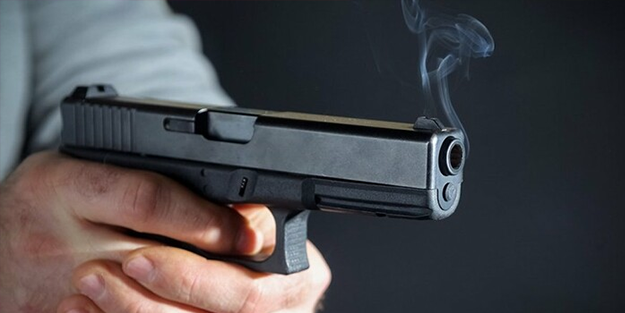 Silahlı saldırgan, tartıştığı kişiyi topuklarından vurdu