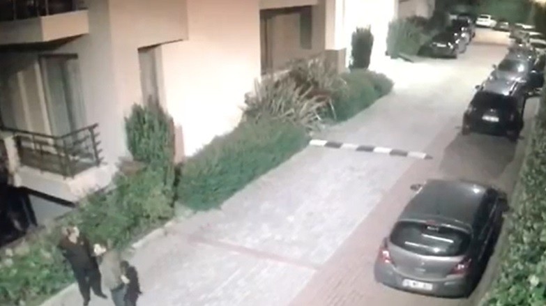 Silahlı saldırganların kaçış anları kameralara yansıdı 
