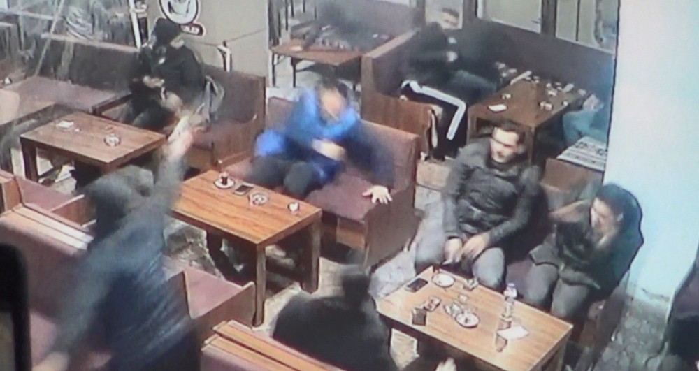 Silahlı saldırı anı kamerada...Çay ocağı saldırısı zanlılarına müebbet 