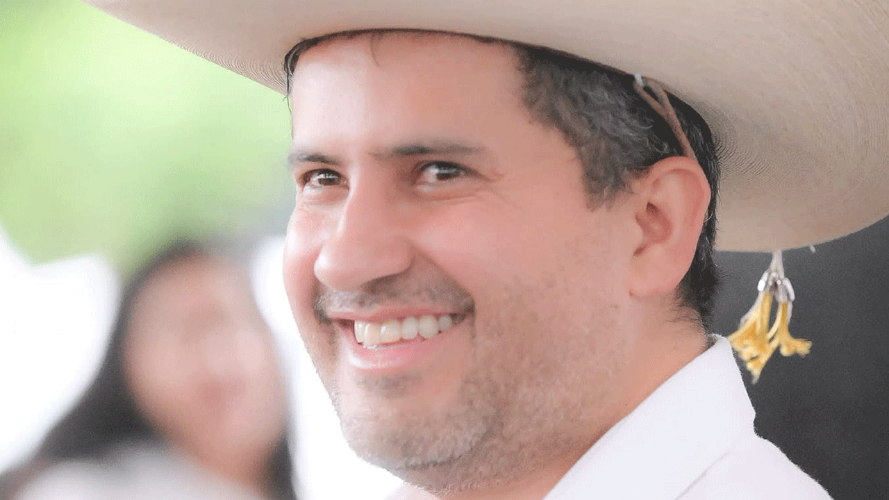 Silahlı saldırıya uğrayan belediye başkanı hayatını kaybetti