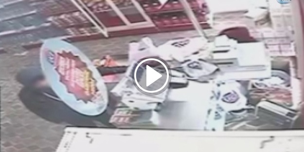 Silahlı soygun kamerada