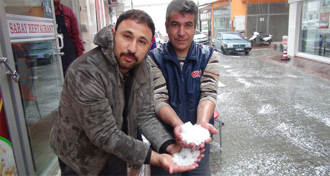 Silifke'de dolu yağışı bu defa sevindirdi