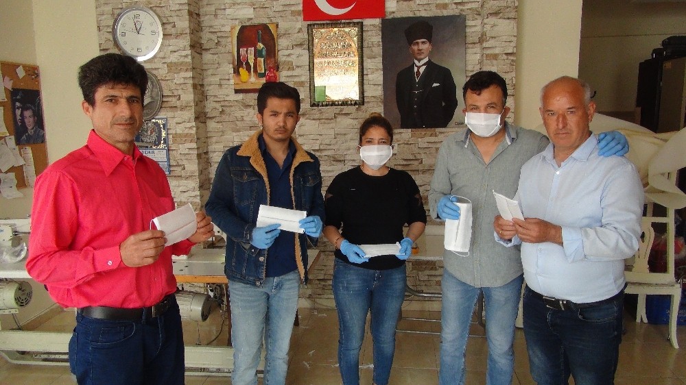 Silifkeli aile atölyelerinde maske dikip ücretsiz dağıtıyor 
