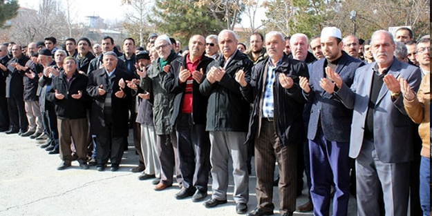 Silifkeliler bu kez de 'dolar duası'na çıktılar!