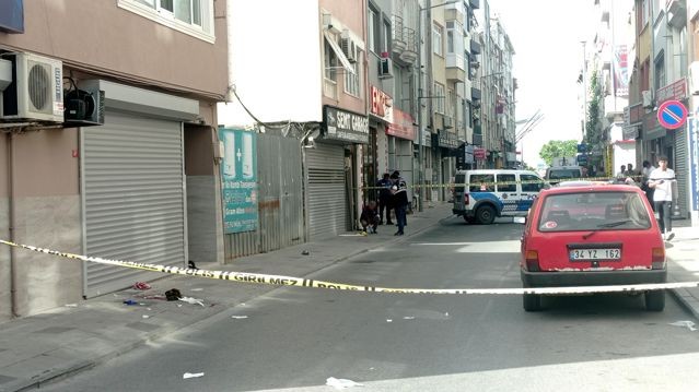 Silivri’de baba ve oğlu bıçaklandı