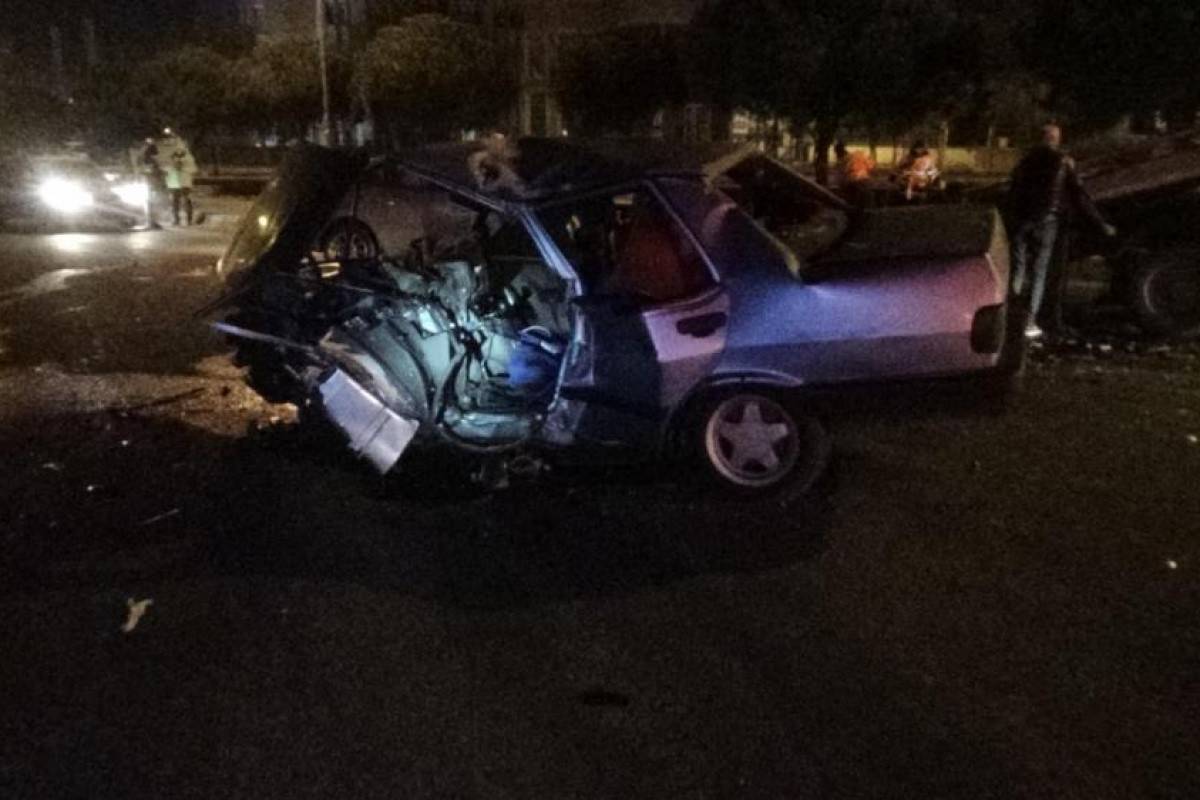 Silivri'de iki otomobil kafa kafaya çarpıştı: 1 ölü