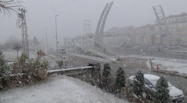 Silivri’de kar yağışı şiddetini arttırdı